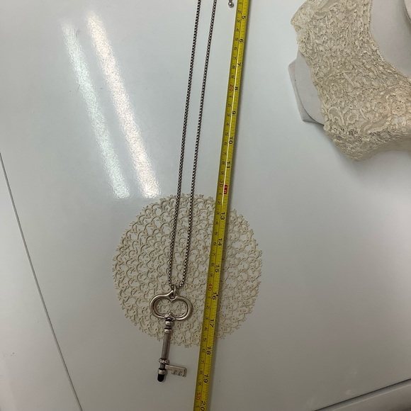 🌸NEW! Chico’s Key Necklace - Picture 3 of 5